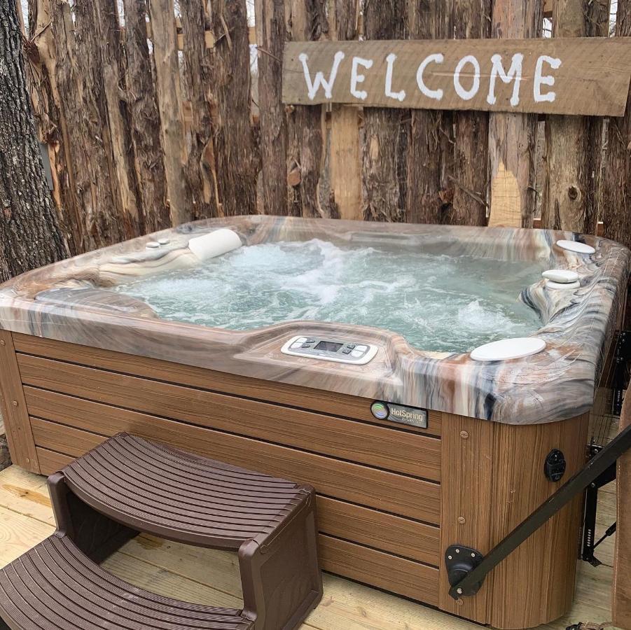 Bed and Breakfast Fox Pass Cabins Hot Springs Zewnętrze zdjęcie