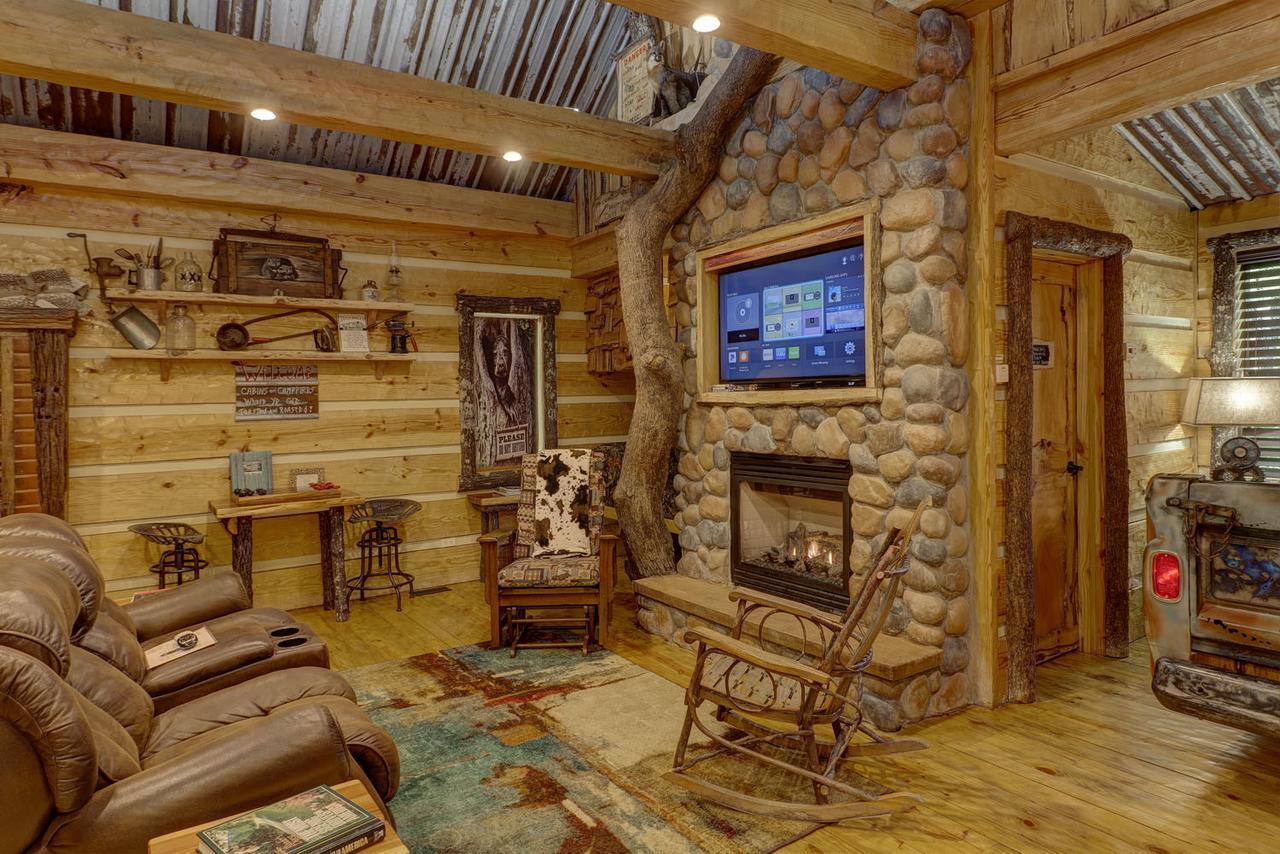 Bed and Breakfast Fox Pass Cabins Hot Springs Zewnętrze zdjęcie